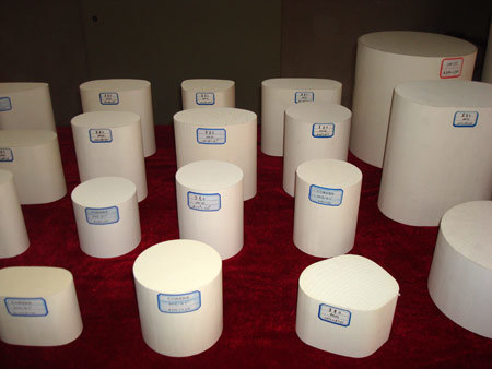 Cordierite Honeycomb Ceramic Monolith Substrate Catalytic Converter